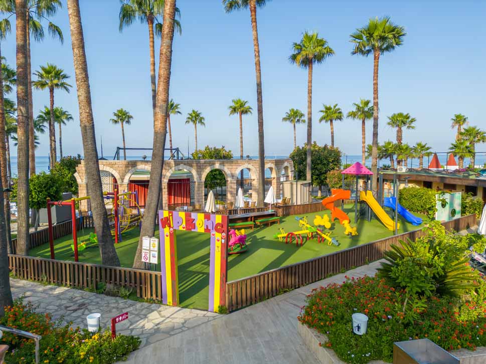 cheap resort hotels to Spend holiday with family