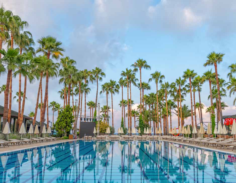 24 Meryan Hotel Pool Area Turkey