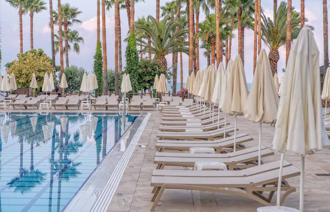 cheap resort hotels to Spend holiday with family