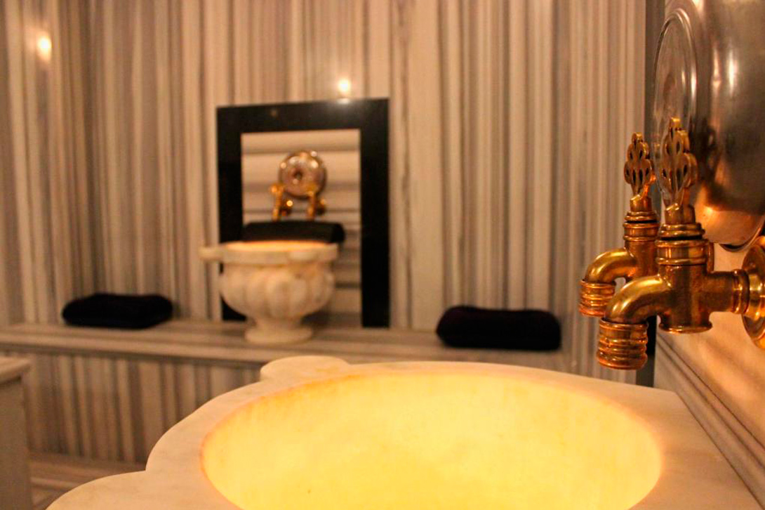 cheap resort hotels to Spend holiday with family