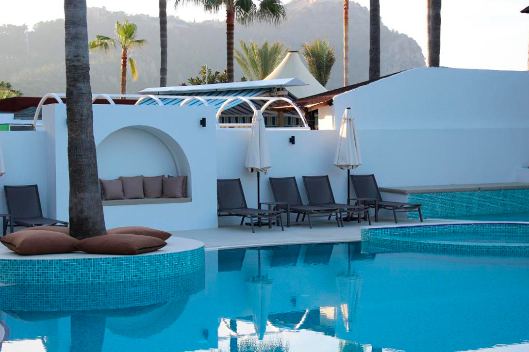 cheap resort hotels to Spend holiday with family