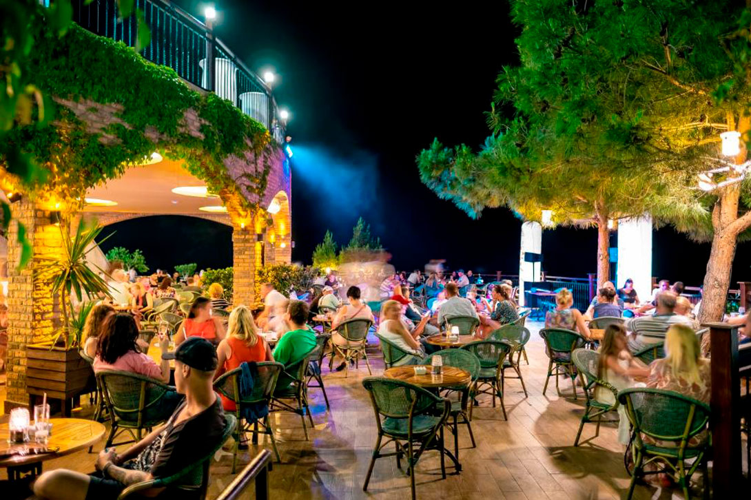 Ultra All-Inclusive Board Basis