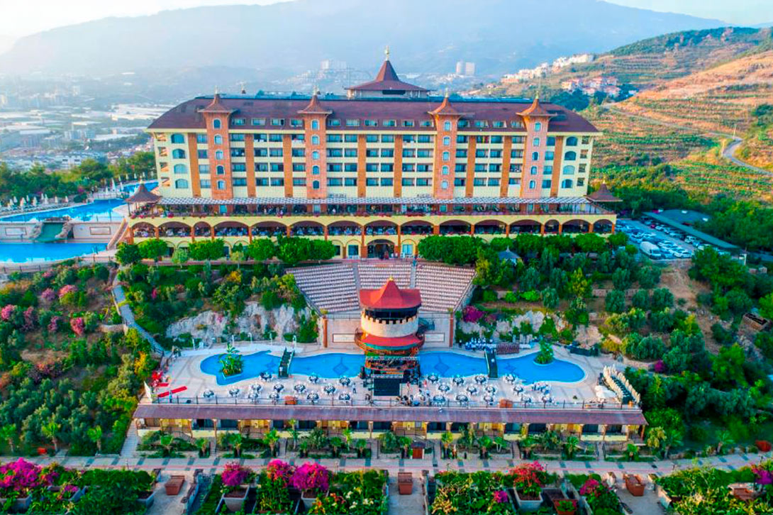 cheap resort hotels to Spend holiday with family