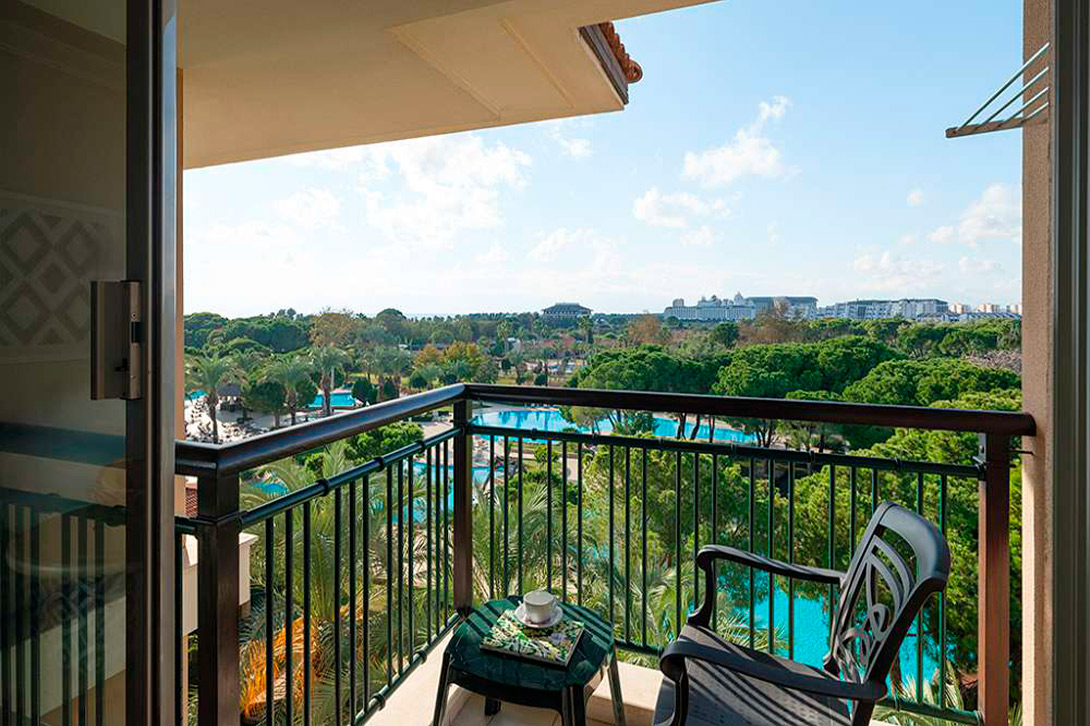 cheap resort hotels to Spend holiday with family