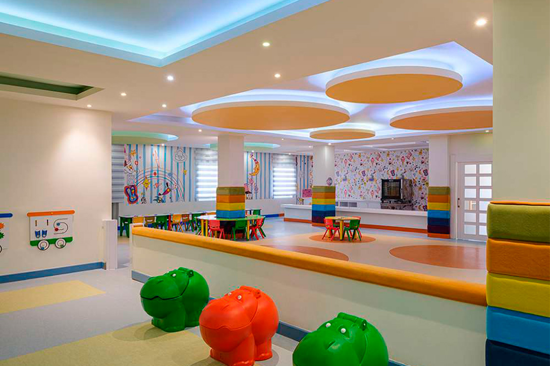 cheap resort hotels to Spend holiday with family