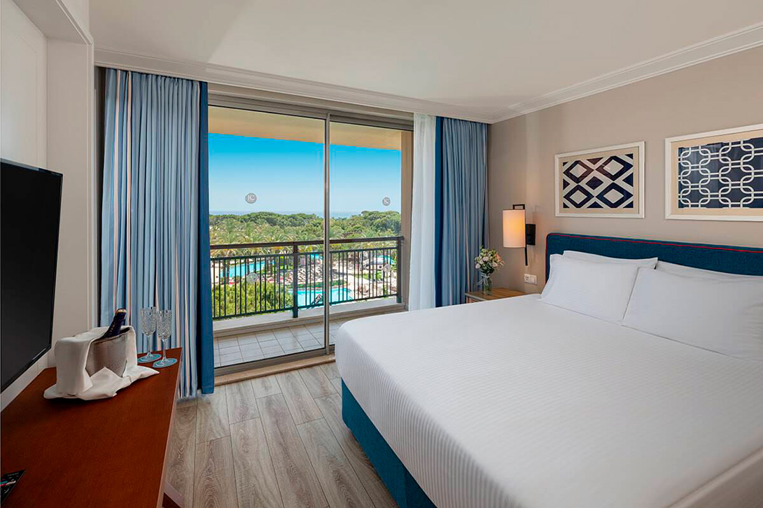 cheap resort hotels to Spend holiday with family