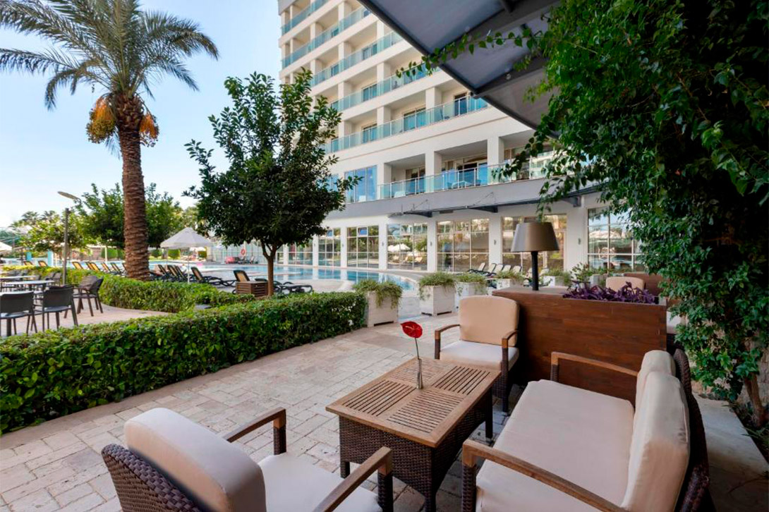 cheap resort hotels to Spend holiday with family