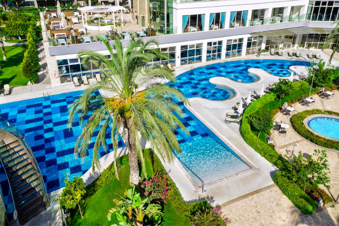 cheap resort hotels to Spend holiday with family