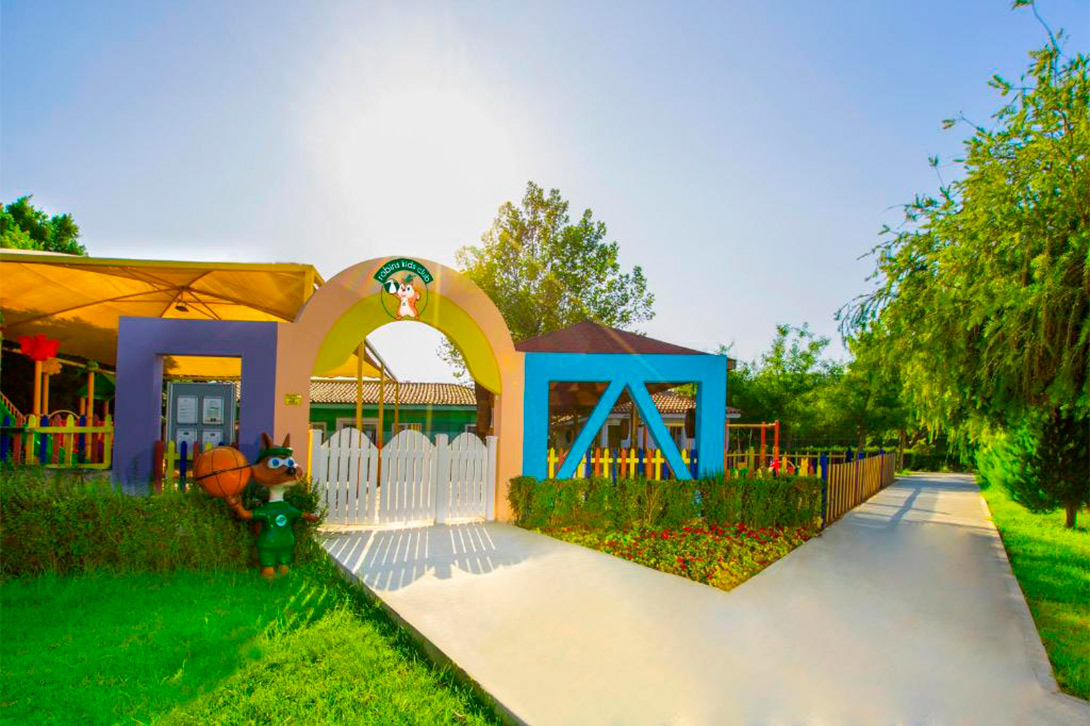 cheap resort hotels to Spend holiday with family