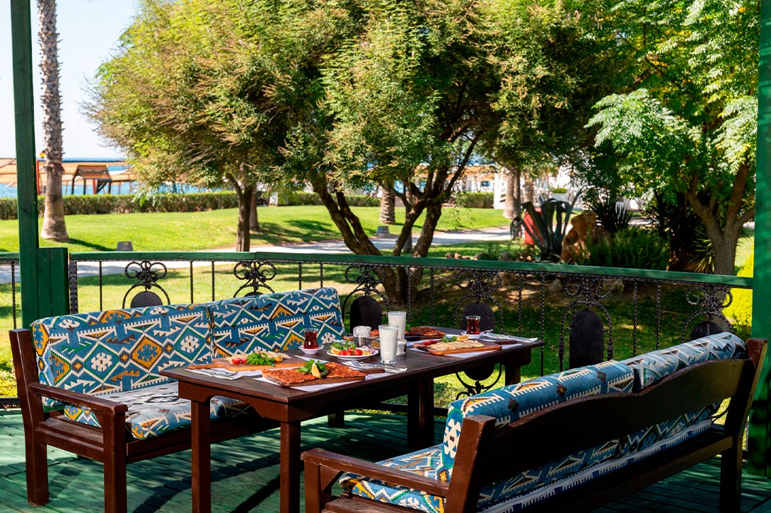 cheap resort hotels to Spend holiday with family