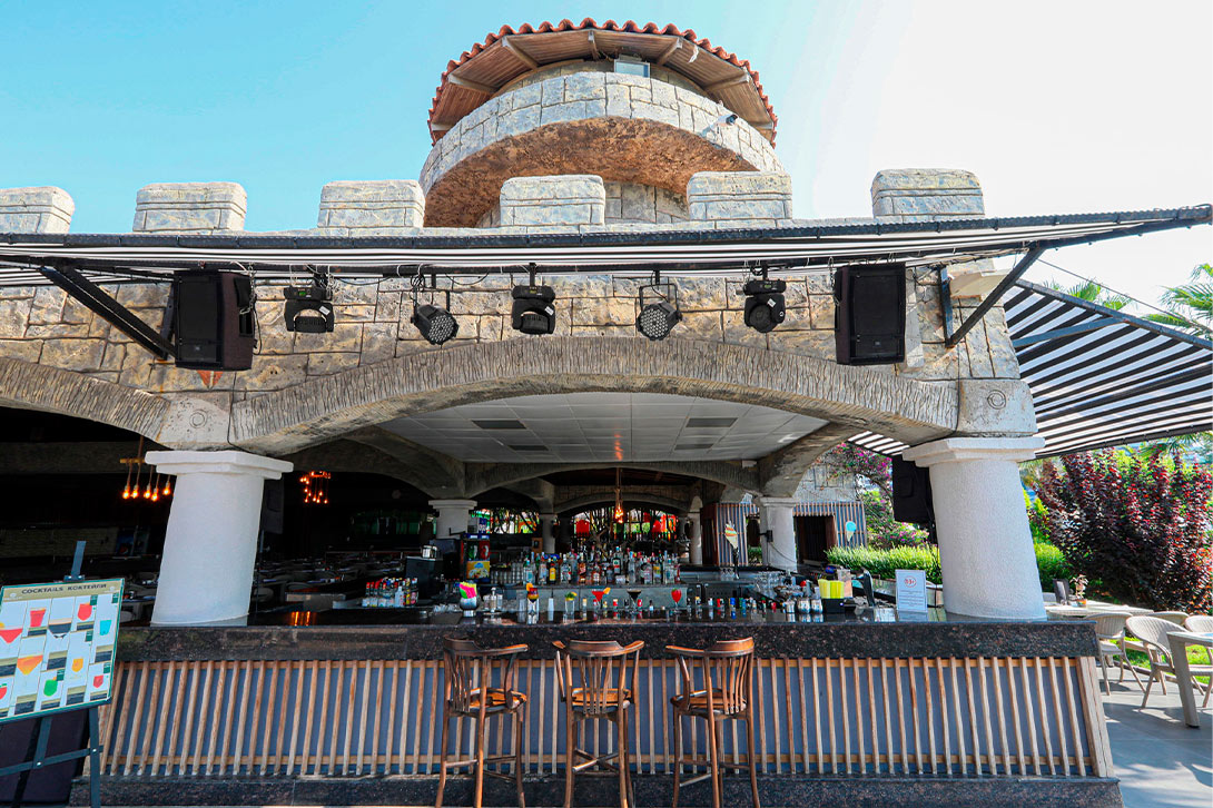 cheap resort hotels to Spend holiday with family