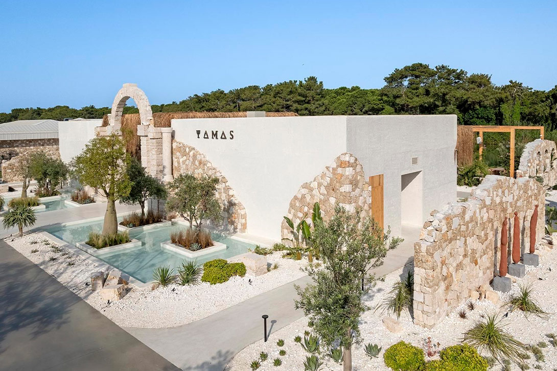 cheap resort hotels to Spend holiday with family