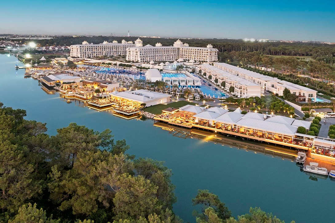 cheap resort hotels to Spend holiday with family