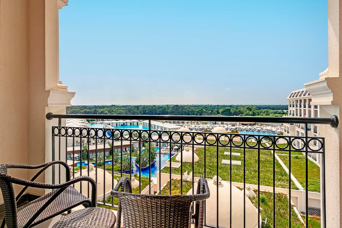 cheap resort hotels to Spend holiday with family