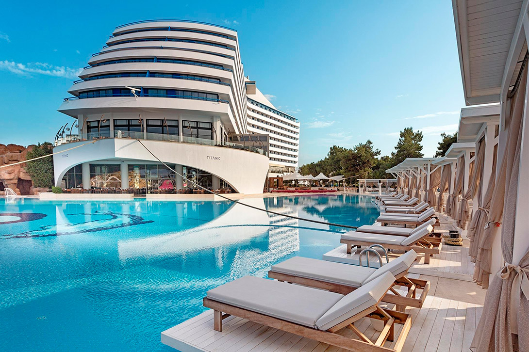 titanic deluxe lara pool antalya