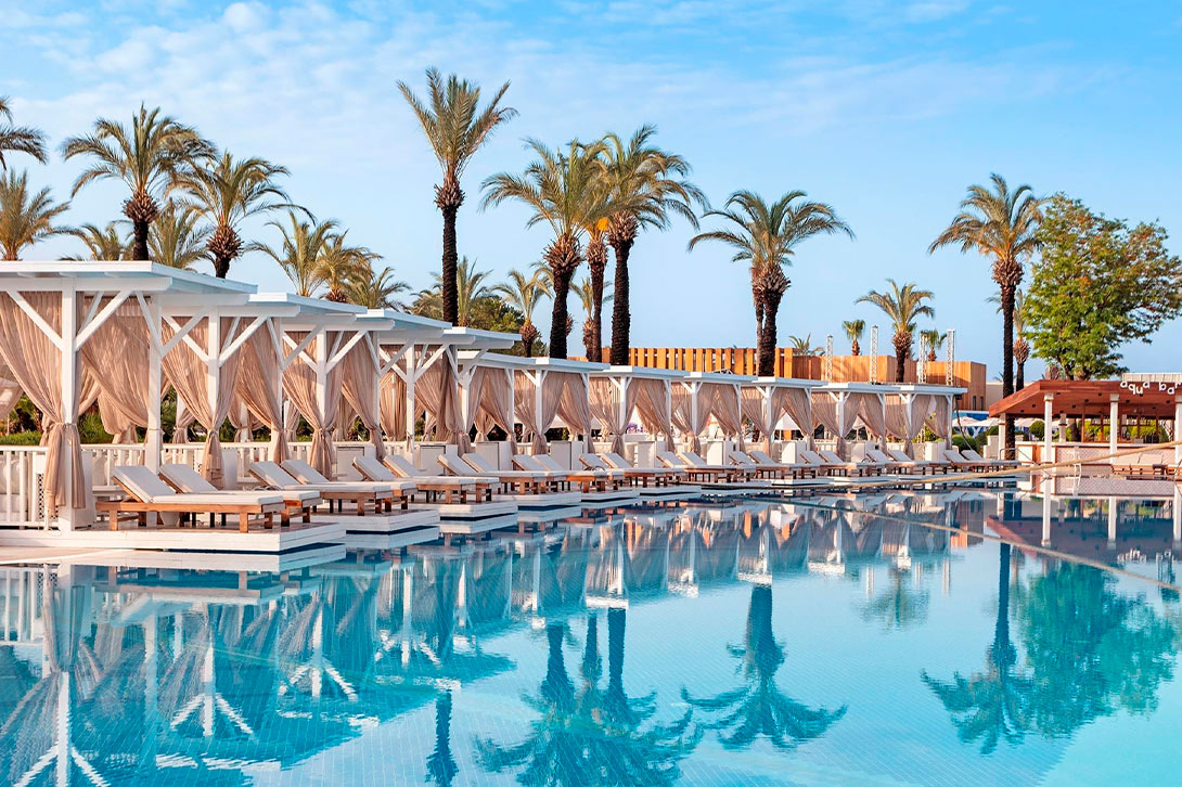 cheap resort hotels to Spend holiday with family