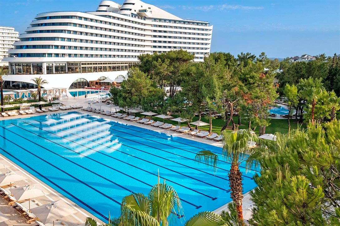 cheap resort hotels to Spend holiday with family