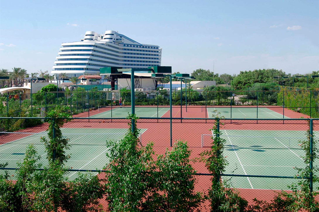 cheap resort hotels to Spend holiday with family