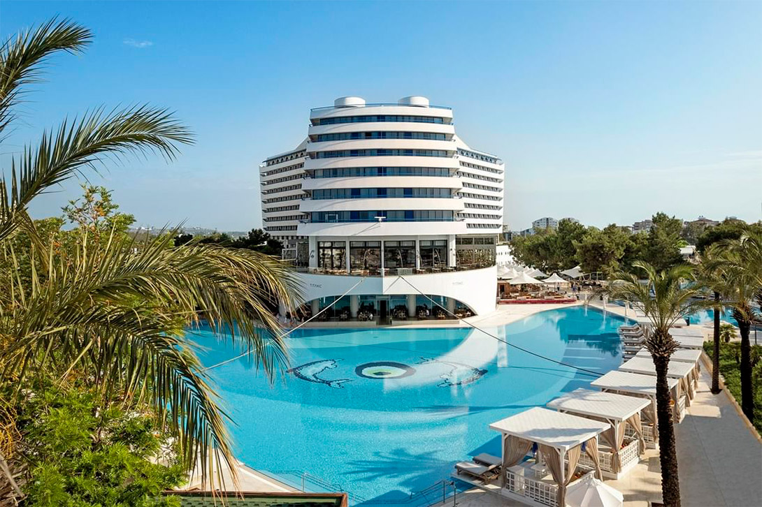 cheap resort hotels to Spend holiday with family