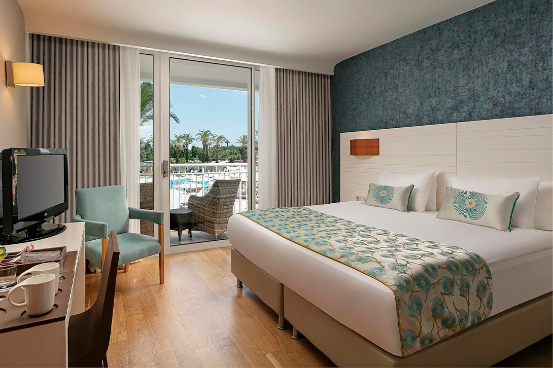 cheap resort hotels to Spend holiday with family