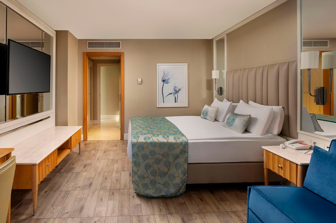 cheap resort hotels to Spend holiday with family