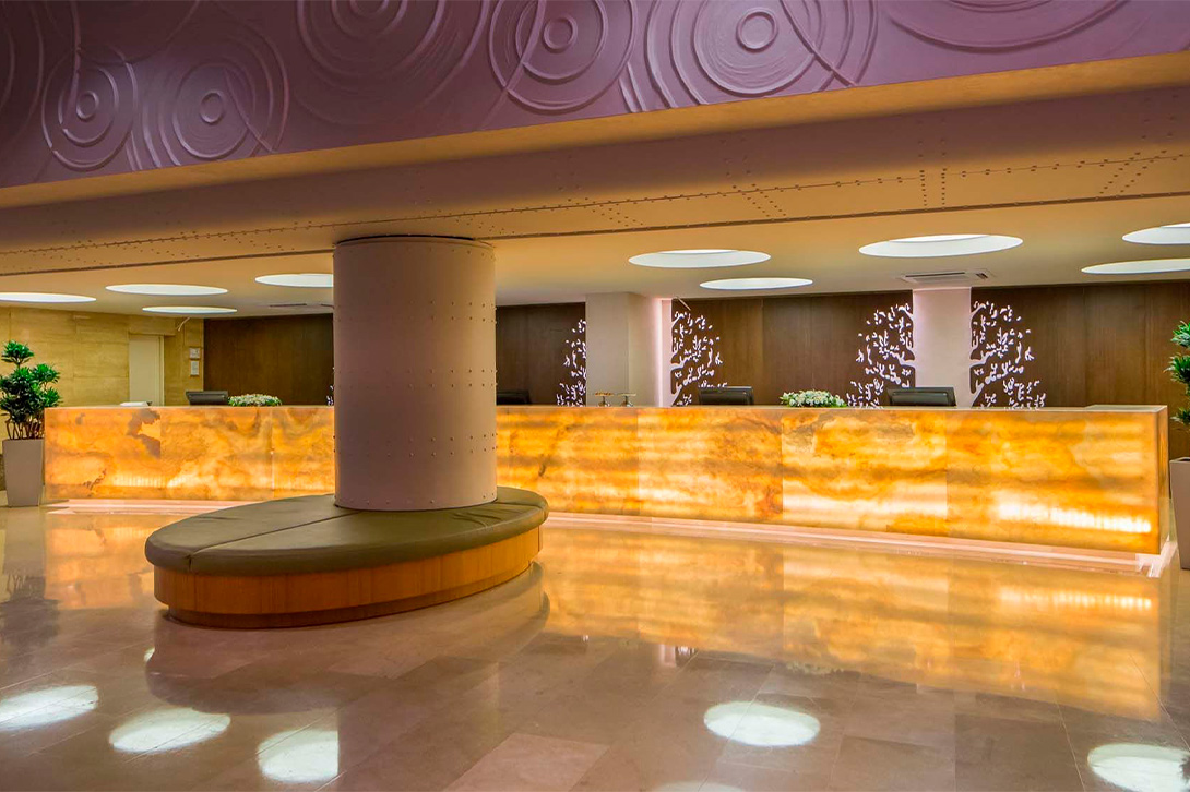 cheap resort hotels to Spend holiday with family