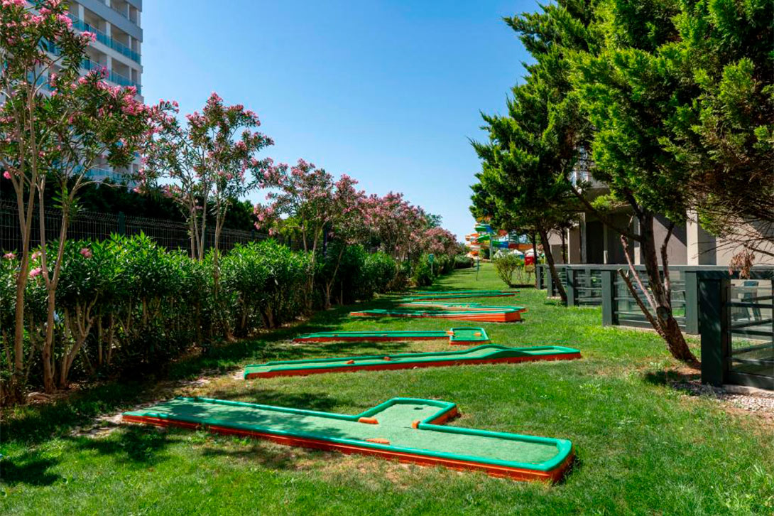 cheap resort hotels to Spend holiday with family