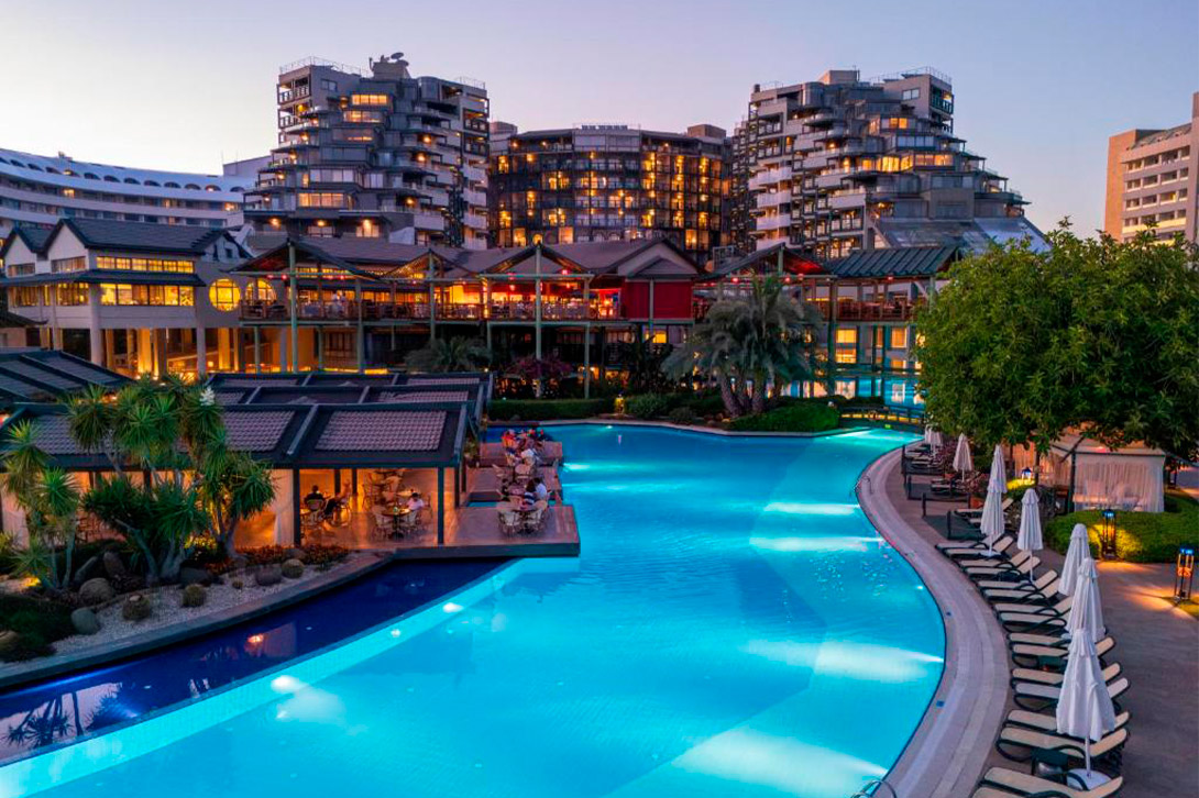 cheap resort hotels to Spend holiday with family