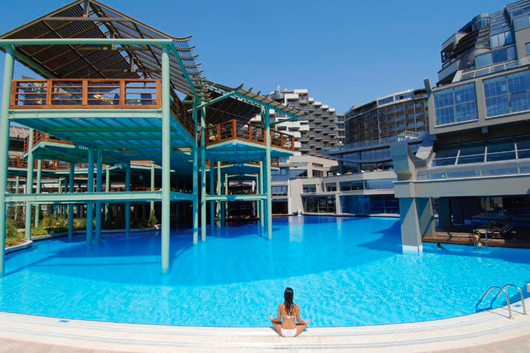 cheap resort hotels to Spend holiday with family