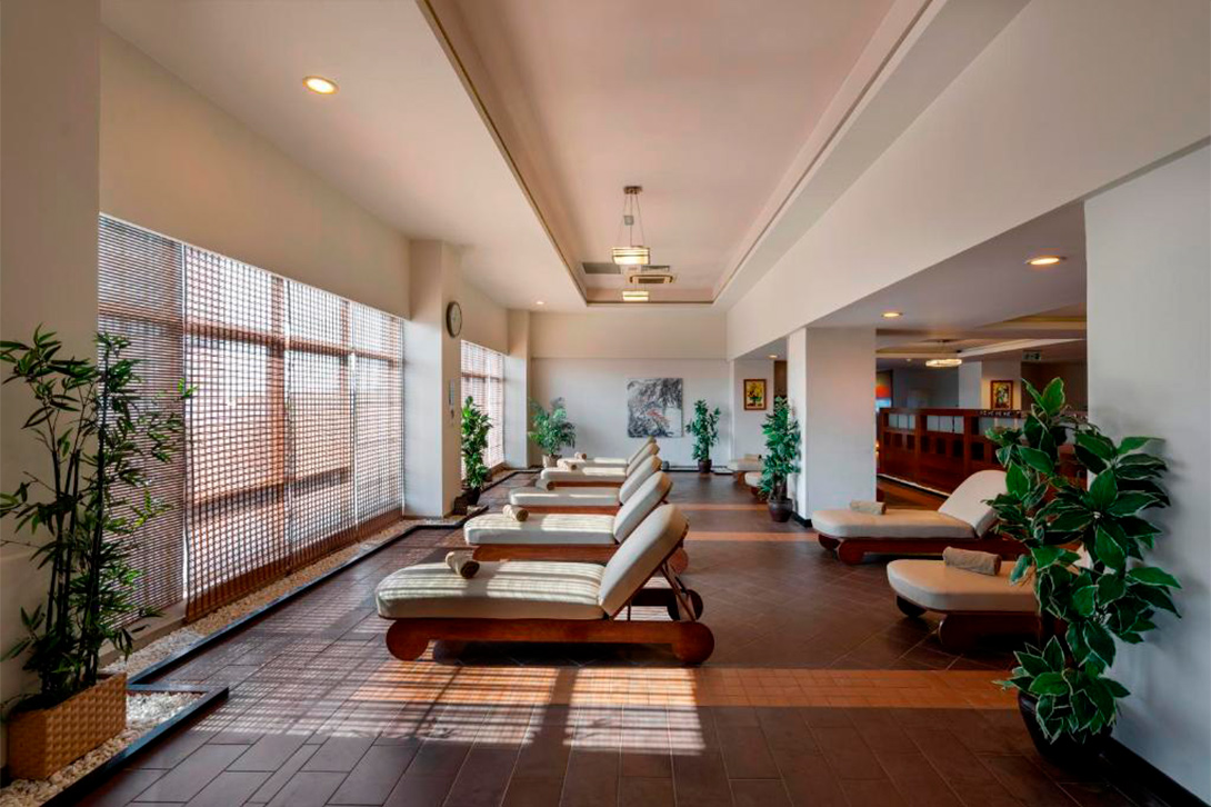 cheap resort hotels to Spend holiday with family