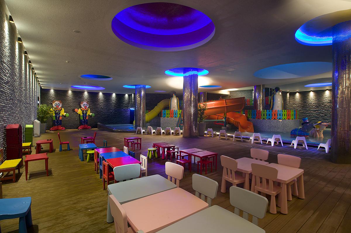 cheap resort hotels to Spend holiday with family