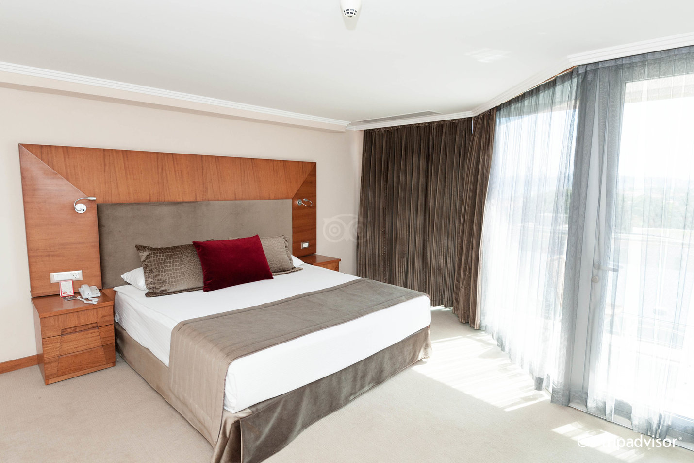 cheap resort hotels to Spend holiday with family