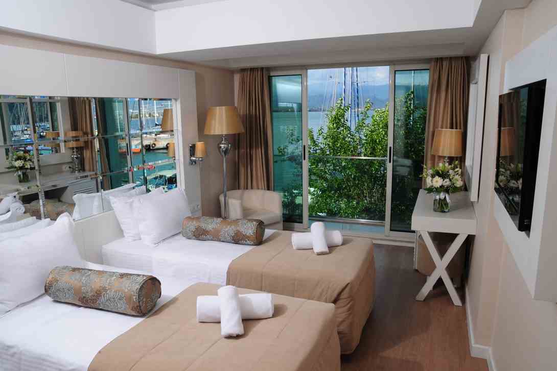 Superior Room Alesta Yacht Hotel