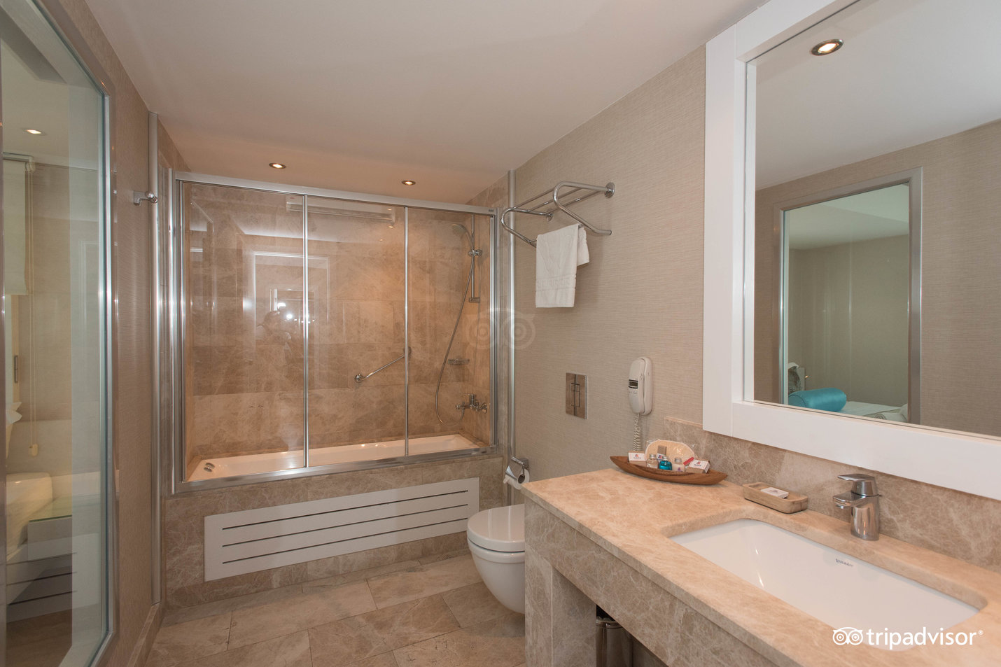 cheap resort hotels in Turkey to Spend holiday with family