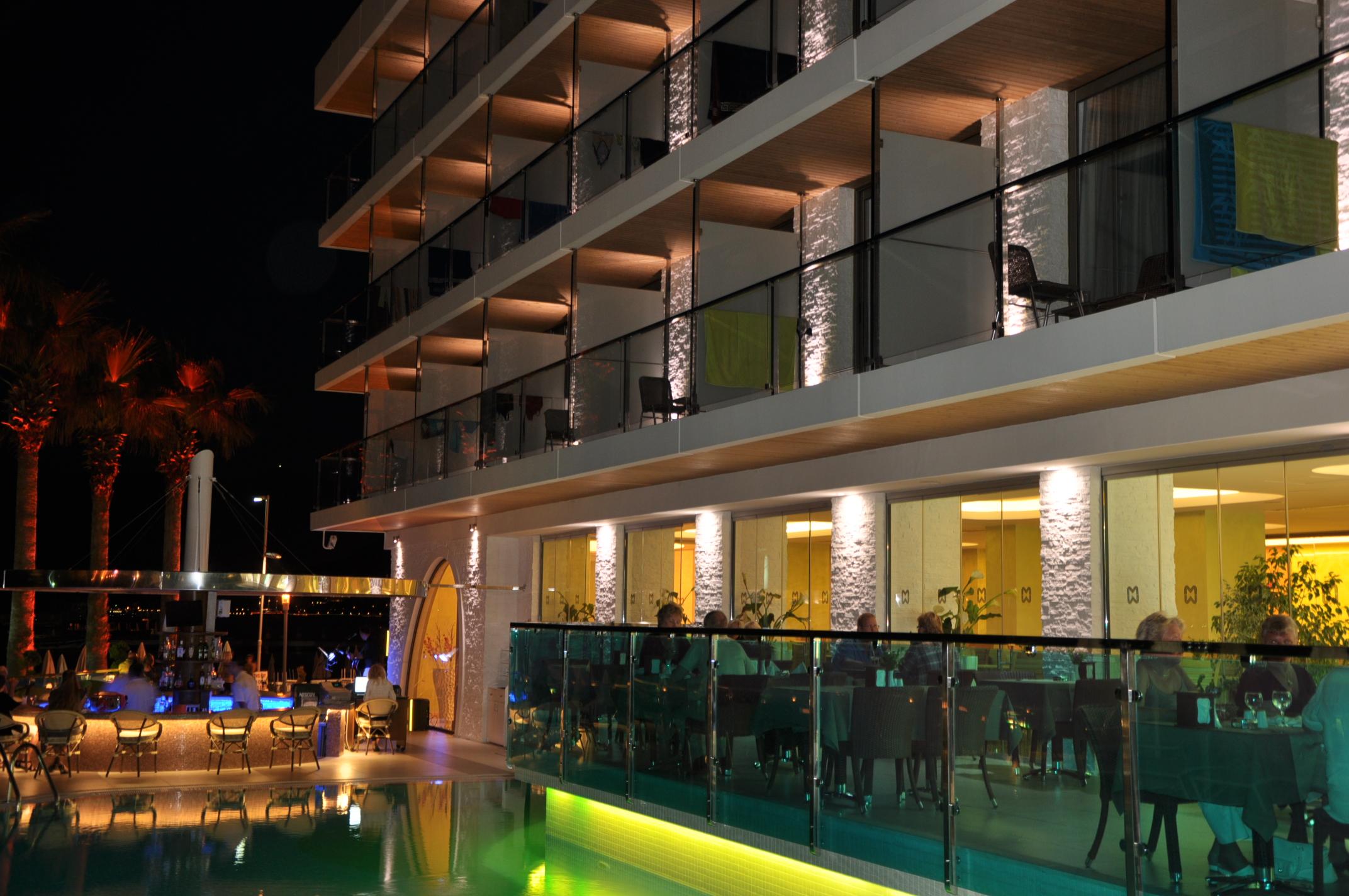 cheap resort hotels to Spend holiday with family