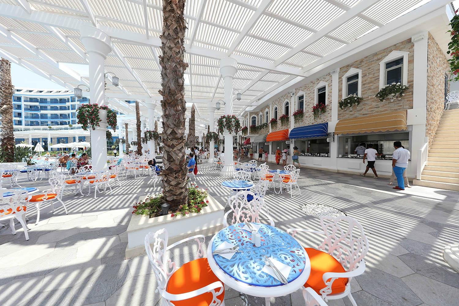 cheap resort hotels to Spend holiday with family