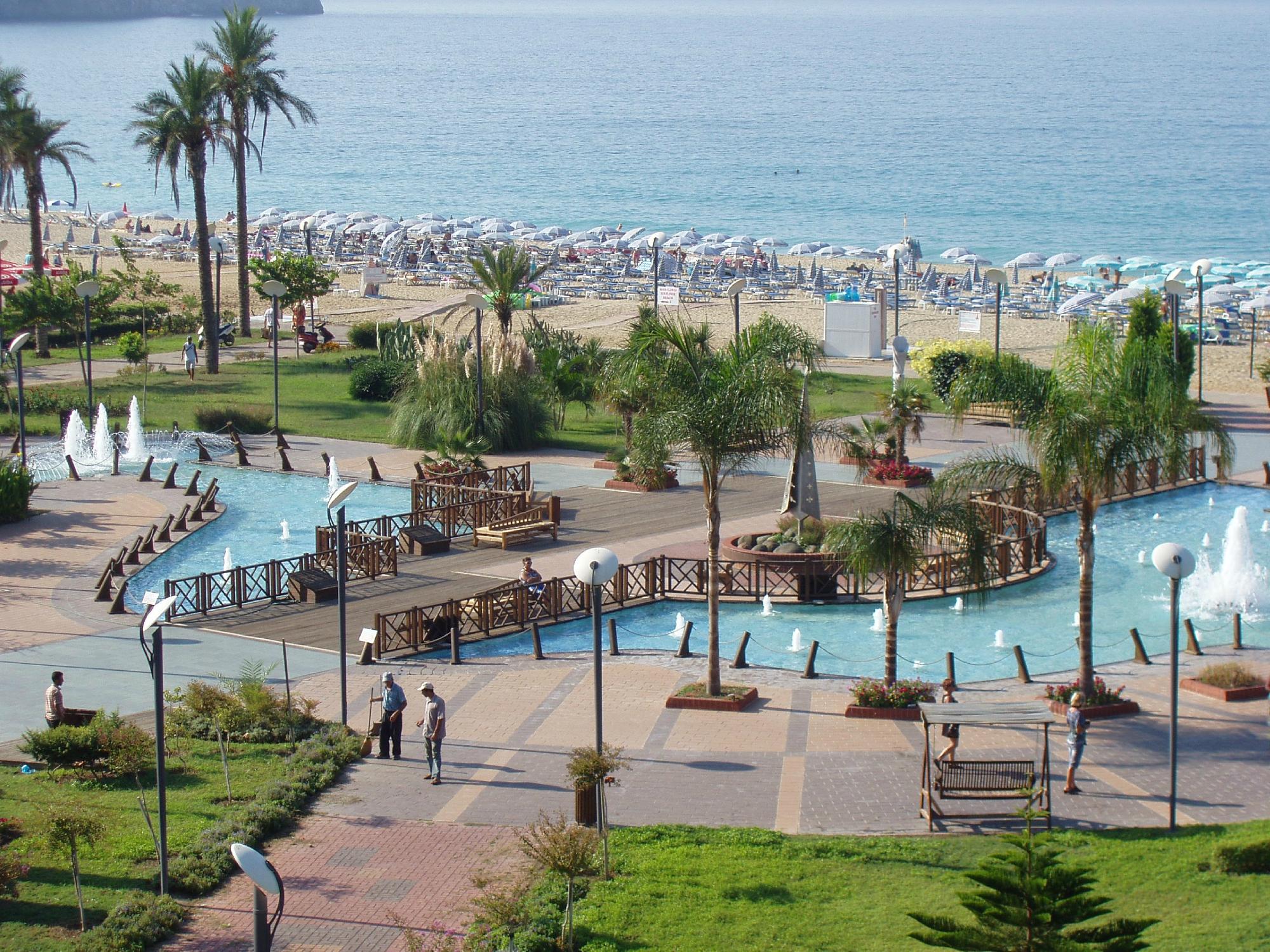 cheap resort hotels to Spend holiday with family