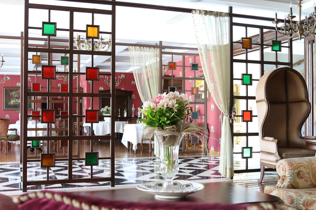 cheap resort hotels to Spend holiday with family