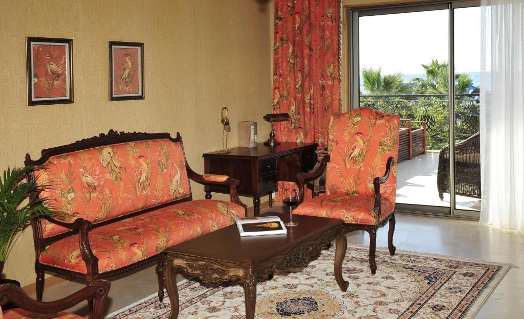 cheap resort hotels to Spend holiday with family