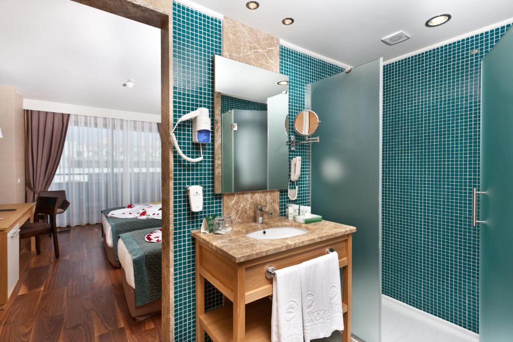 cheap resort hotels in Turkey to Spend holiday with family