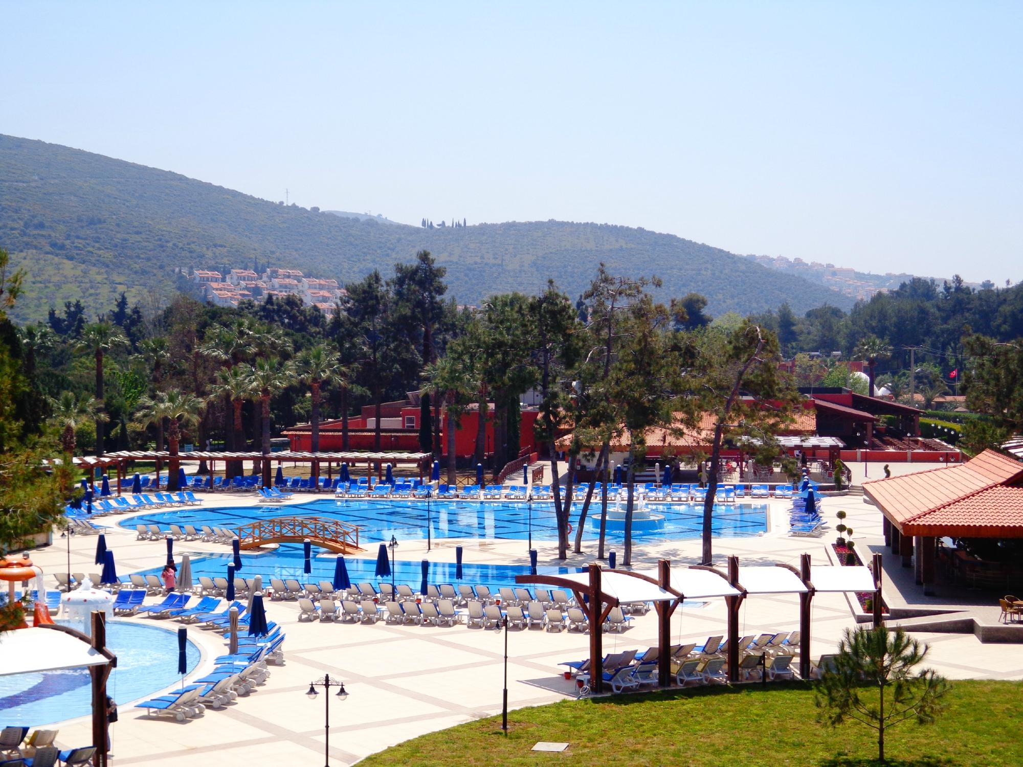 cheap resort hotels to Spend holiday with family