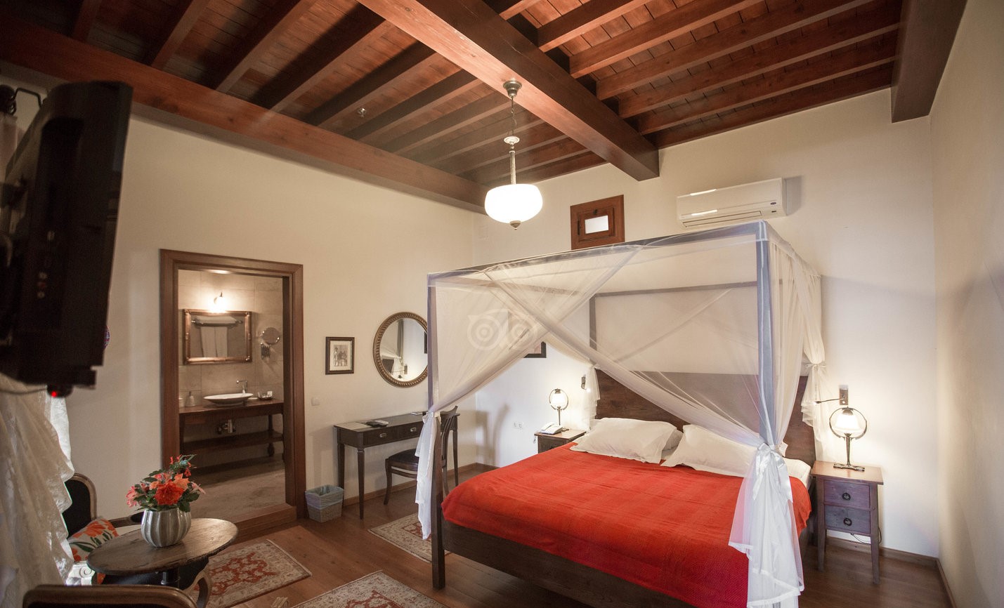 Honeymoon Suite Villa Turka Hotel