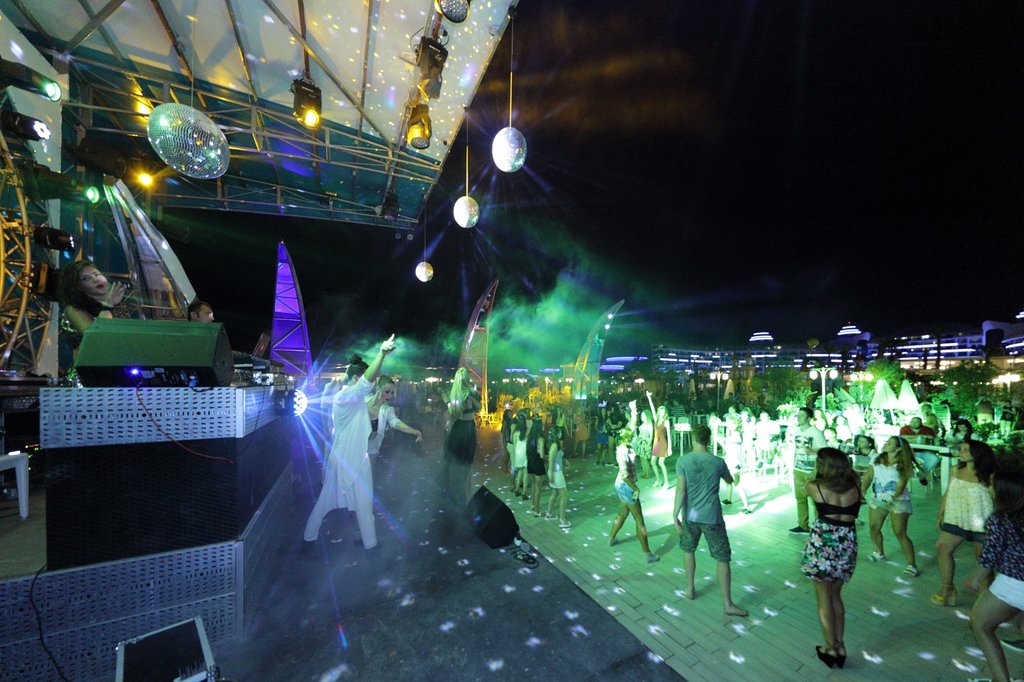 cheap resort hotels to Spend holiday with family