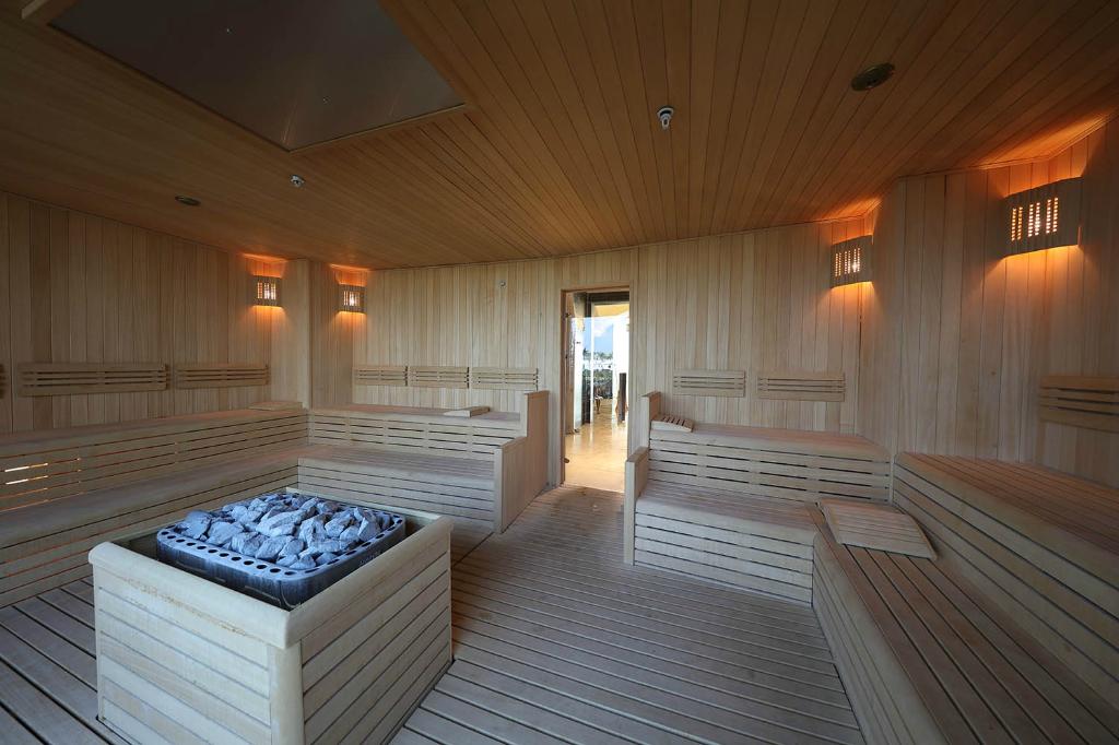 cheap resort hotels to Spend holiday with family