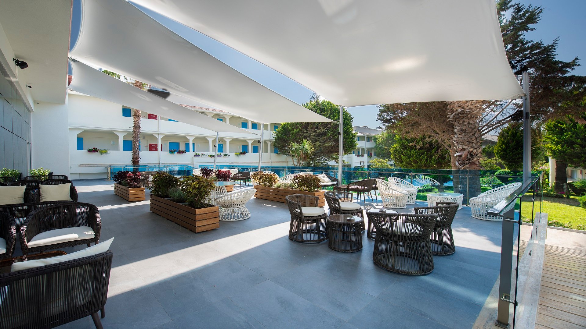 cheap resort hotels to Spend holiday with family