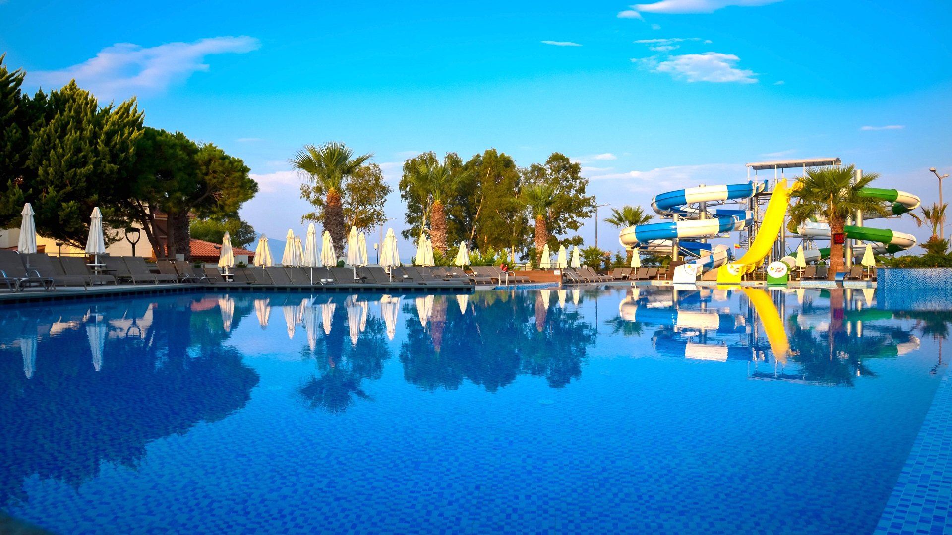 cheap resort hotels to Spend holiday with family