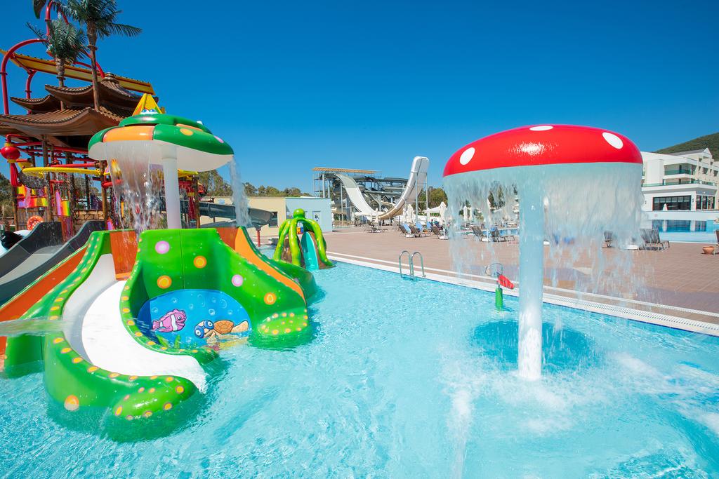 cheap resort hotels to Spend holiday with family