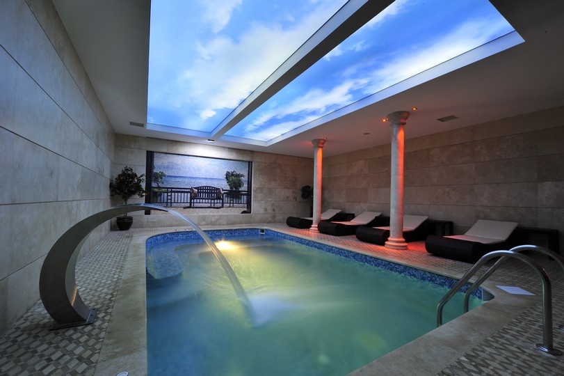 cheap resort hotels to Spend holiday with family