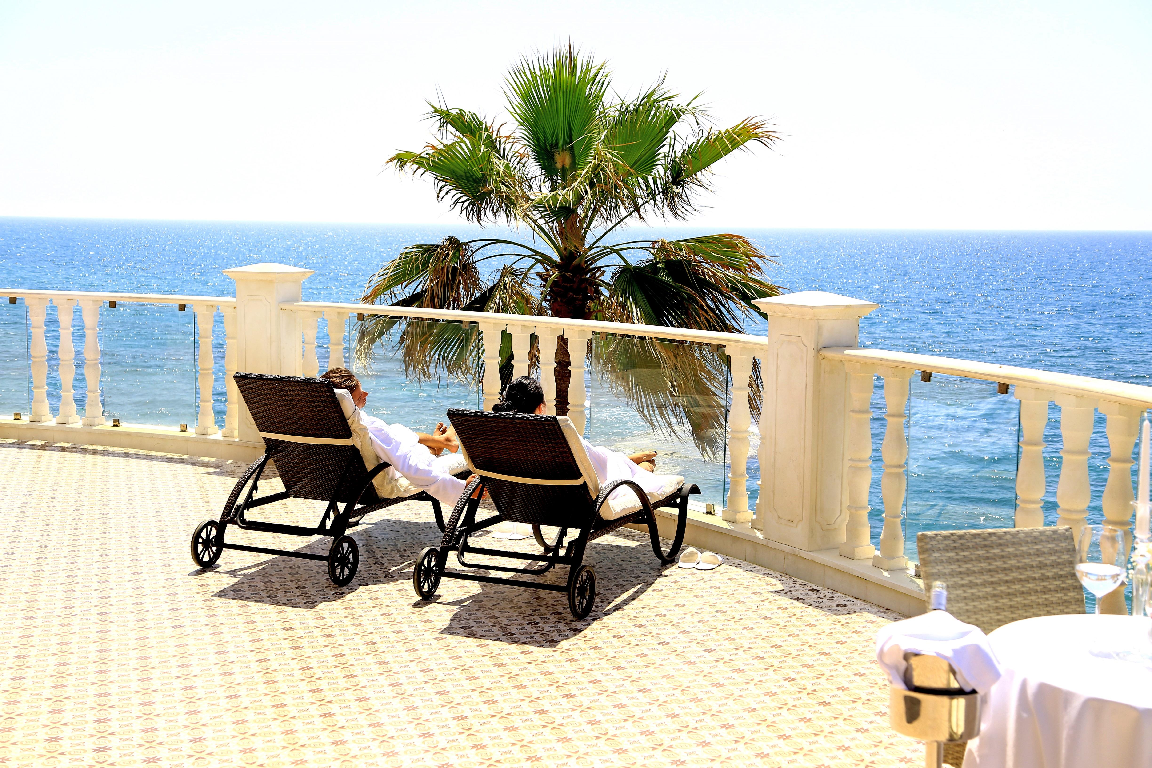 cheap resort hotels to Spend holiday with family