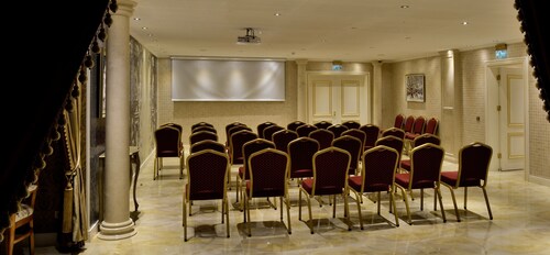 cheap resort hotels to Spend holiday with family